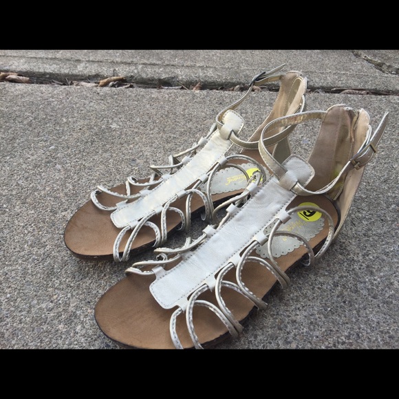 Women's Wanted Light Gold Gladiator Sandals 9M NEW - Picture 6 of 6